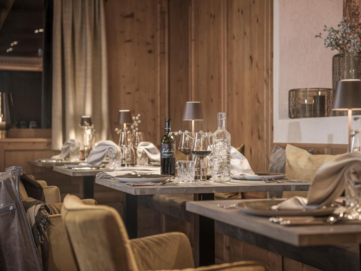 Hotel Bergkristall Zillertal - Adults Only 14 Years Plus Hippach Exteriör bild