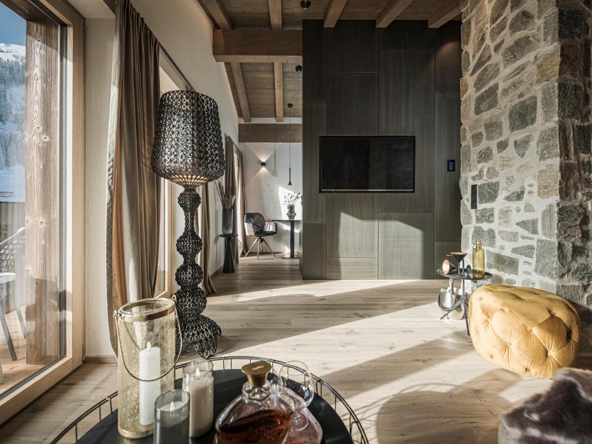 Hotel Bergkristall Zillertal - Adults Only 14 Years Plus Hippach Exteriör bild