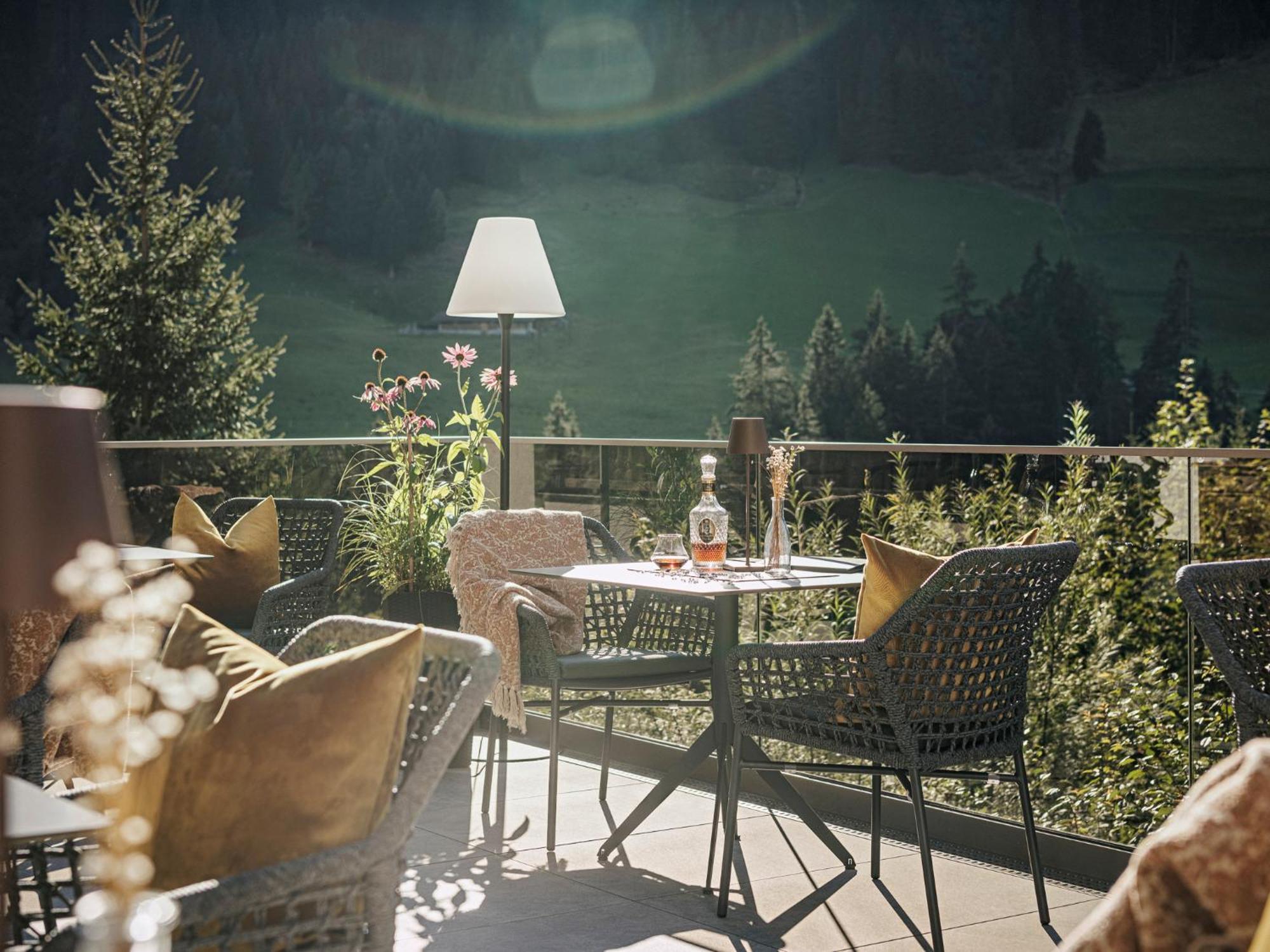 Hotel Bergkristall Zillertal - Adults Only 14 Years Plus Hippach Exteriör bild