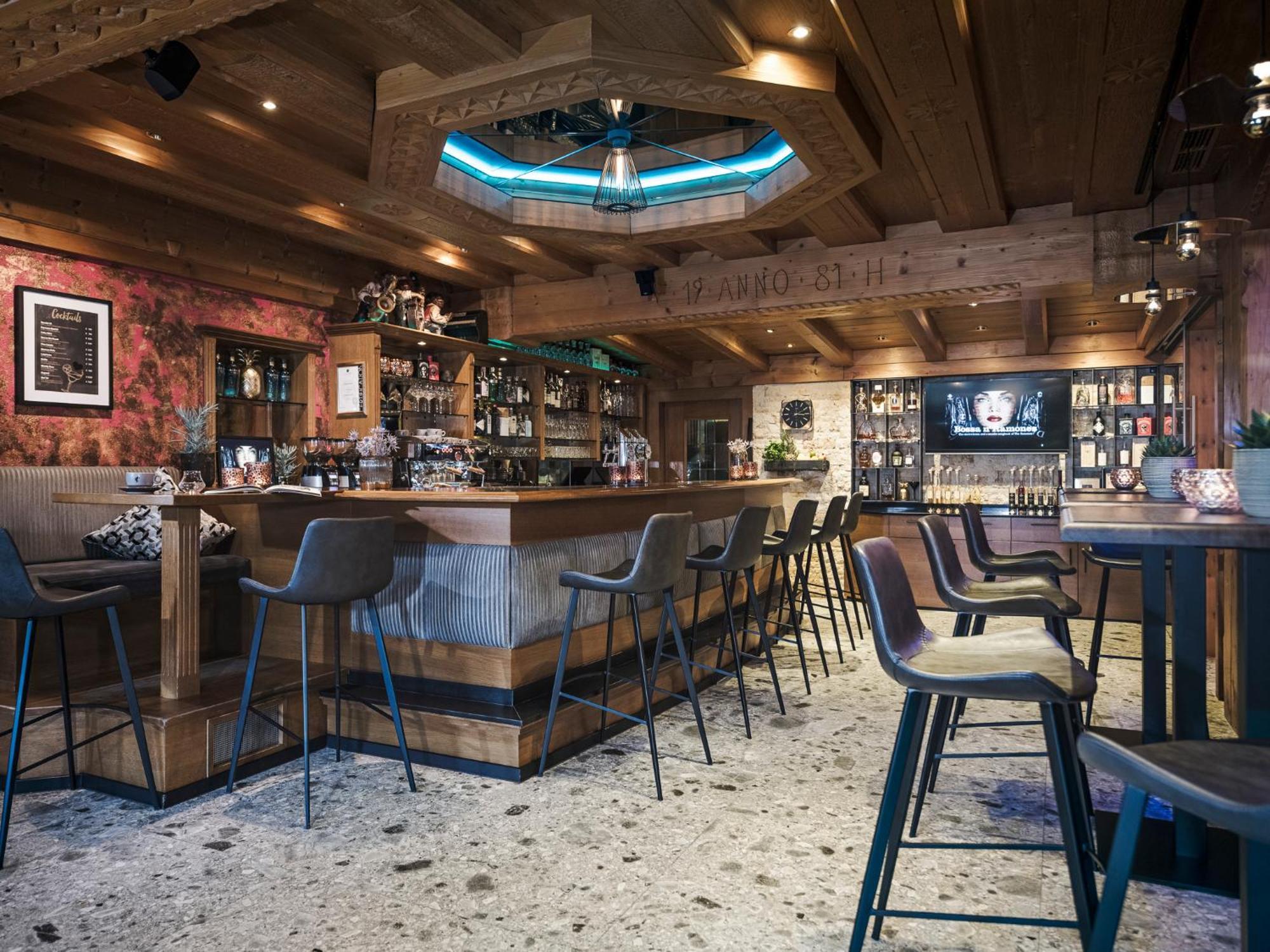 Hotel Bergkristall Zillertal - Adults Only 14 Years Plus Hippach Exteriör bild