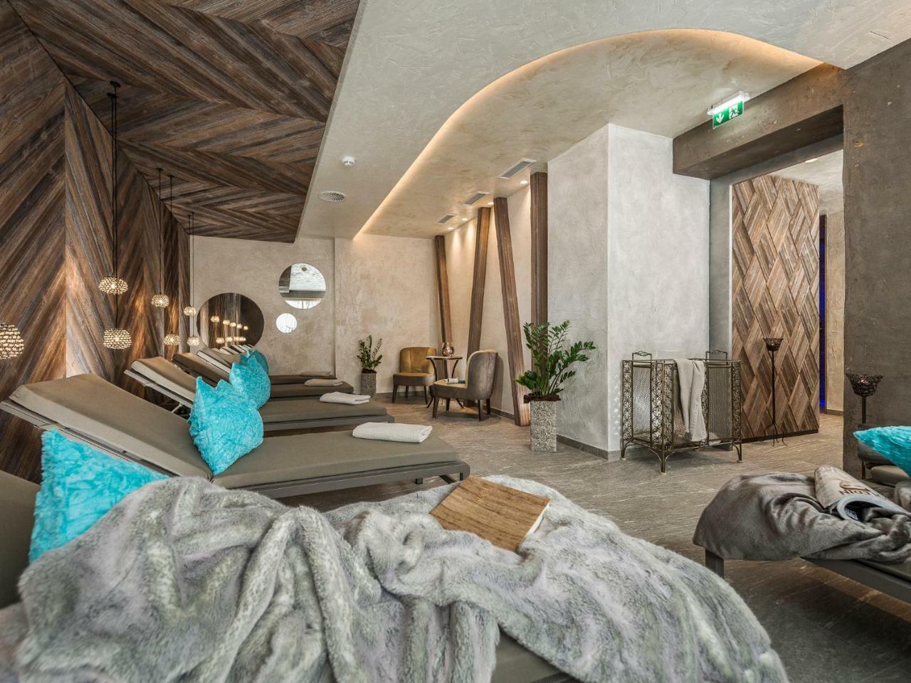 Hotel Bergkristall Zillertal - Adults Only 14 Years Plus Hippach Exteriör bild